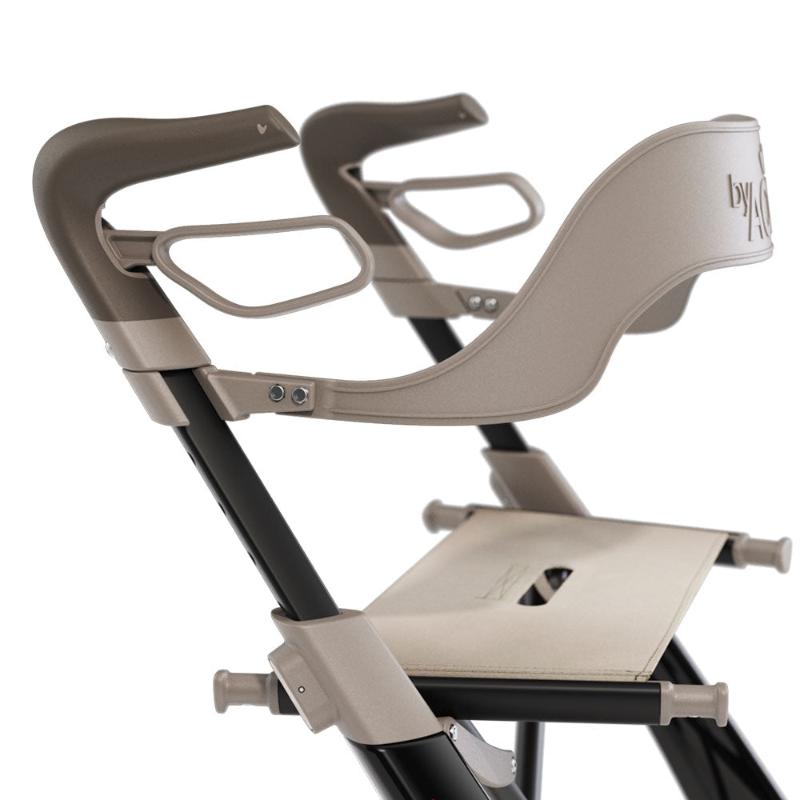 Rugleuning Carbon Ultralight Rollator {{ variant_name }} {{ option1 }} {{ option2 }} kopen bij Hulpmiddeldiscounter